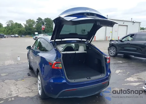 2021 Tesla Model Y Long Range Dual Motor All-Wheel Drive z USA, uszkodzony, nr VIN 5YJYGDEE8MF066264